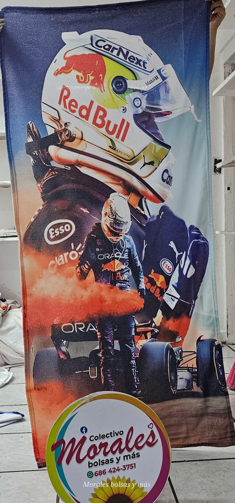 Checko  Perez toalla